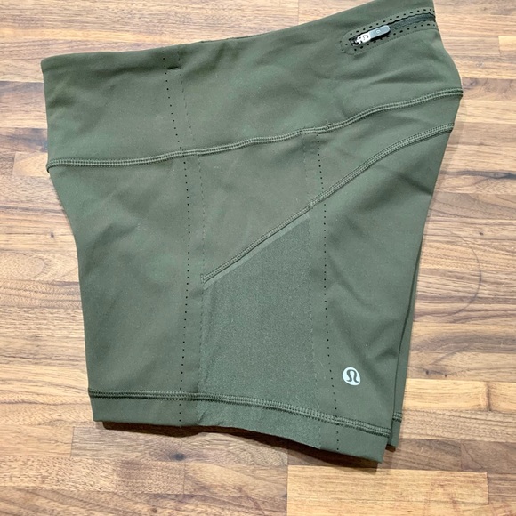 Lululemon Smooth Stride High Rise Hot Short 3.5” in Dark Olive - Picture 5 of 12